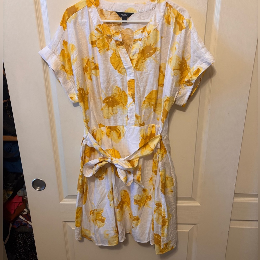 Simply Vera Vera Wang White Dress with Yellow Floral Print